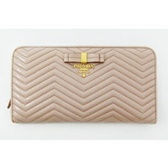 Prada quilted ribbon long Wallet - Picture 1 of 1